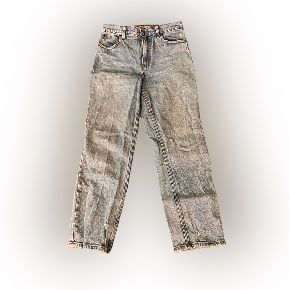 Abercrombie 90’s straight ultra high rise distressed blue denim. Size 27.